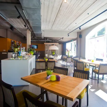 Holiday Droompark Spaarnwoude.42 بيت للعطل *